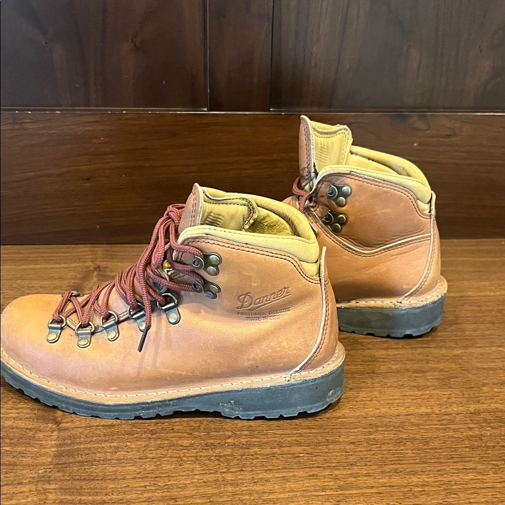 Danner Mountain Pass size 7 - Picture 4 of 8